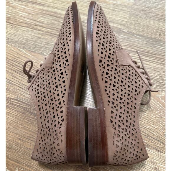Vince Camuto Lesta Tan Perforated Leather Lace Up Studded Oxford Loafer Size 8 - Picture 7 of 12